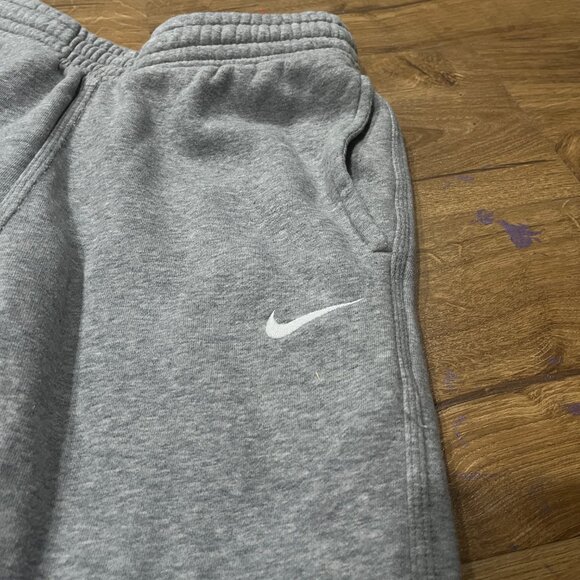 Nike Grey Embroidered Jogger Sweatpants - Picture 3 of 4